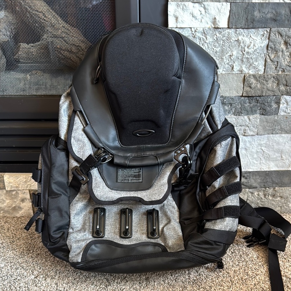 Oakley kitchen sink Black and Gray Men's Backpack